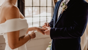 Certidão de casamento online: como emitir a via sem precisar ir ao cartório