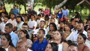 Cinquenta casais celebram união em casamento coletivo no Pilar